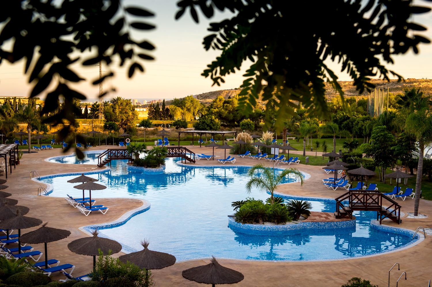 Hotel Bonalba Alicante Ел Кампело Екстериор снимка