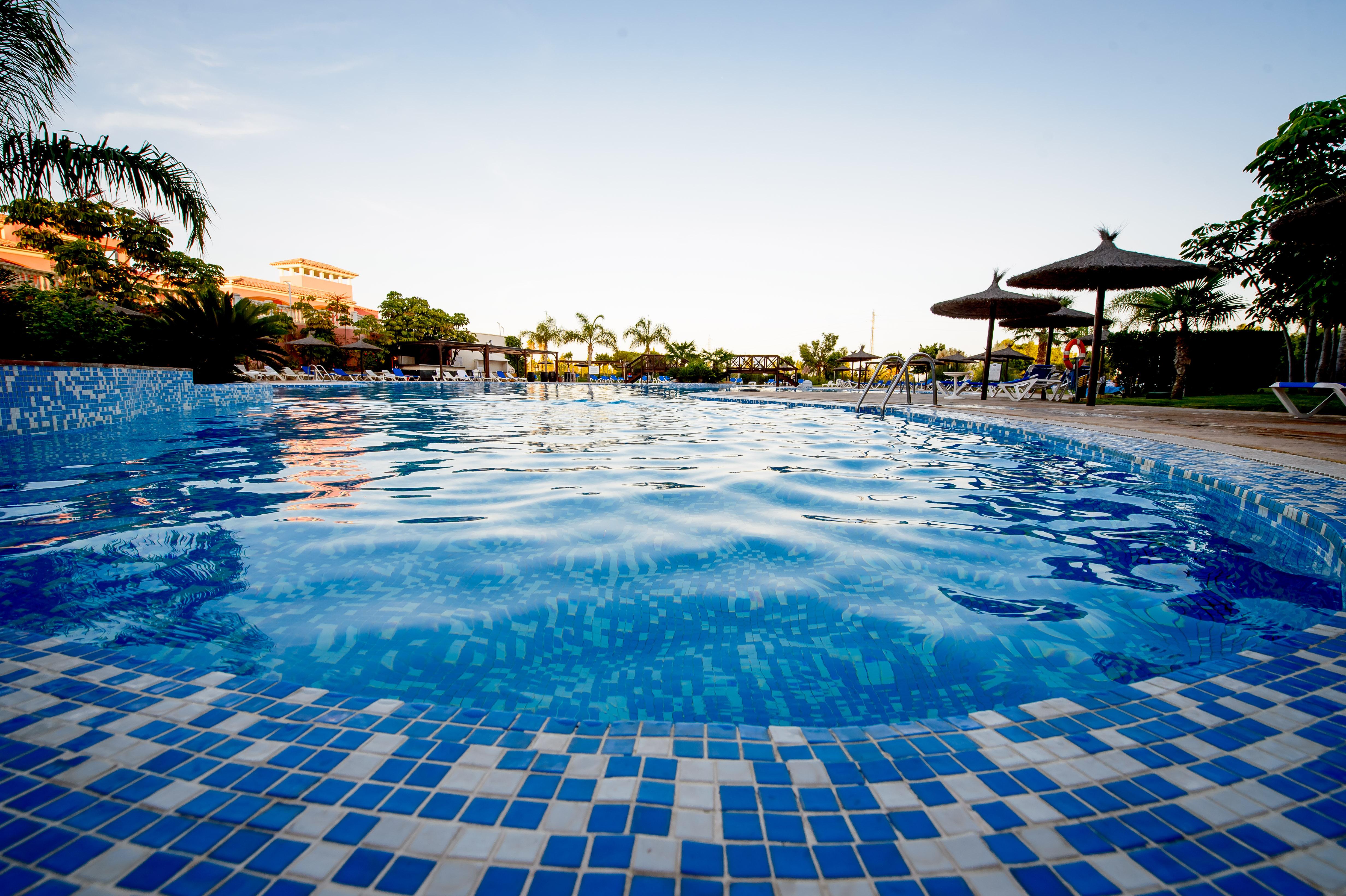 Hotel Bonalba Alicante Ел Кампело Екстериор снимка