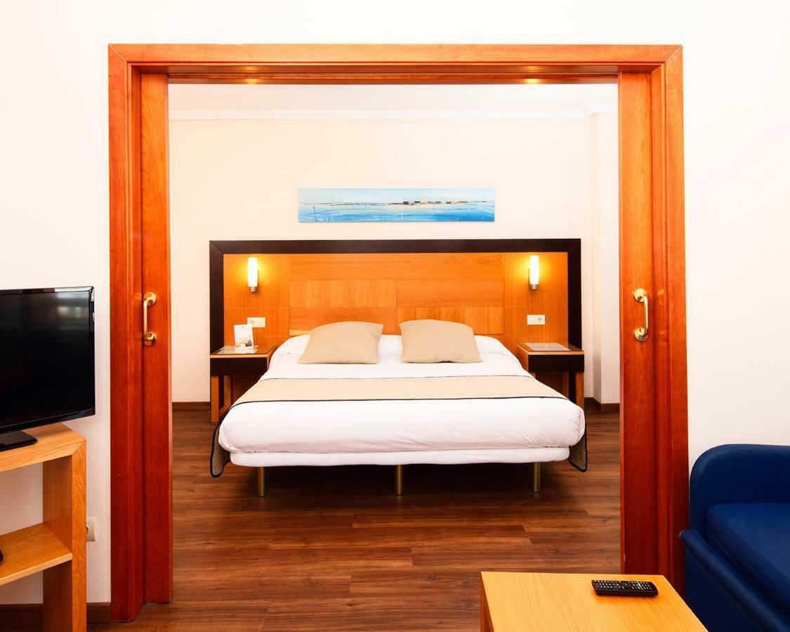 Hotel Bonalba Alicante Ел Кампело Екстериор снимка
